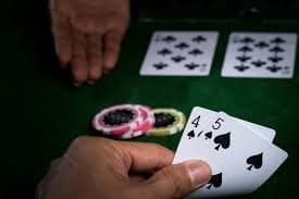Tips keamanan akun saat memakai ponsel